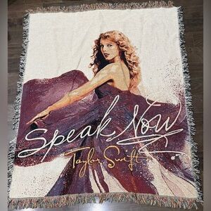 Taylor Swift 2011 Speak Now Tour Woven Throw Blanket Tapestry Fringe